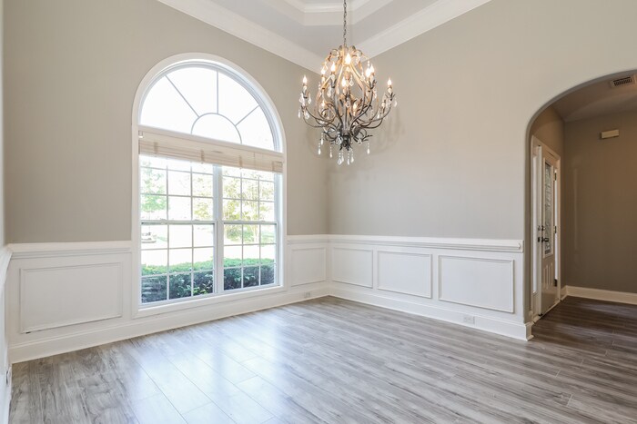 Building Photo - 905 Vandiver Ct