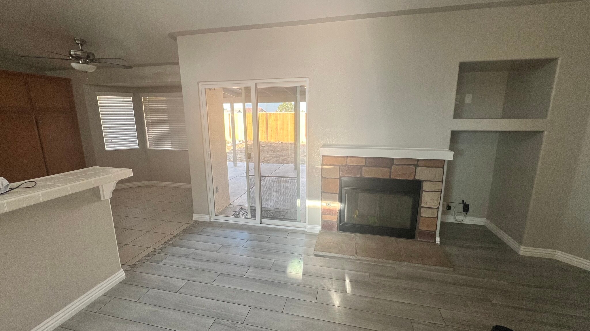 Family Room - 9083 Powell Ave