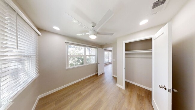 Building Photo - 4BD/2BA, Fully Renovated!!