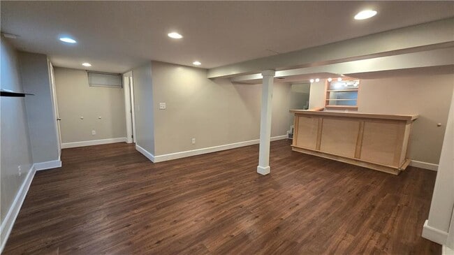 Building Photo - 7 Eliza St