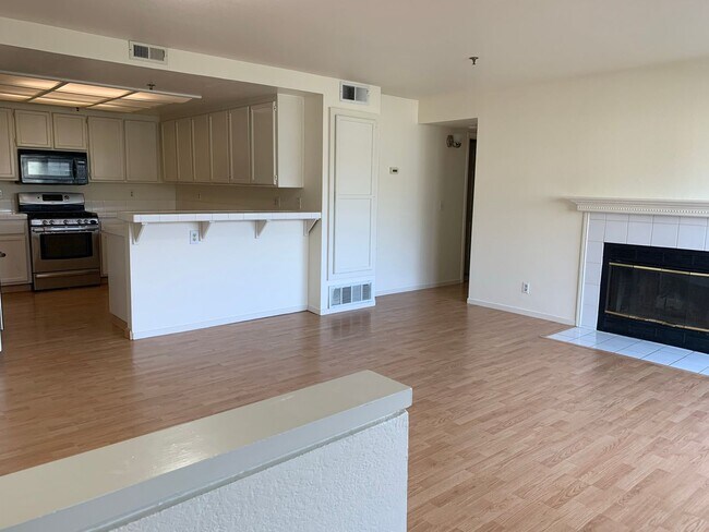 Building Photo - Village in the Park Condo