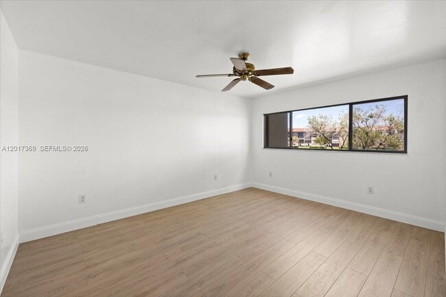 Building Photo - 1351 SW 141st Ave