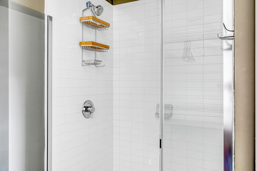 Building Photo - 5 Glassworks Ave