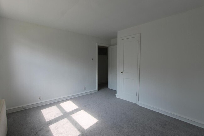 Building Photo - 510 S Pleasant Pl