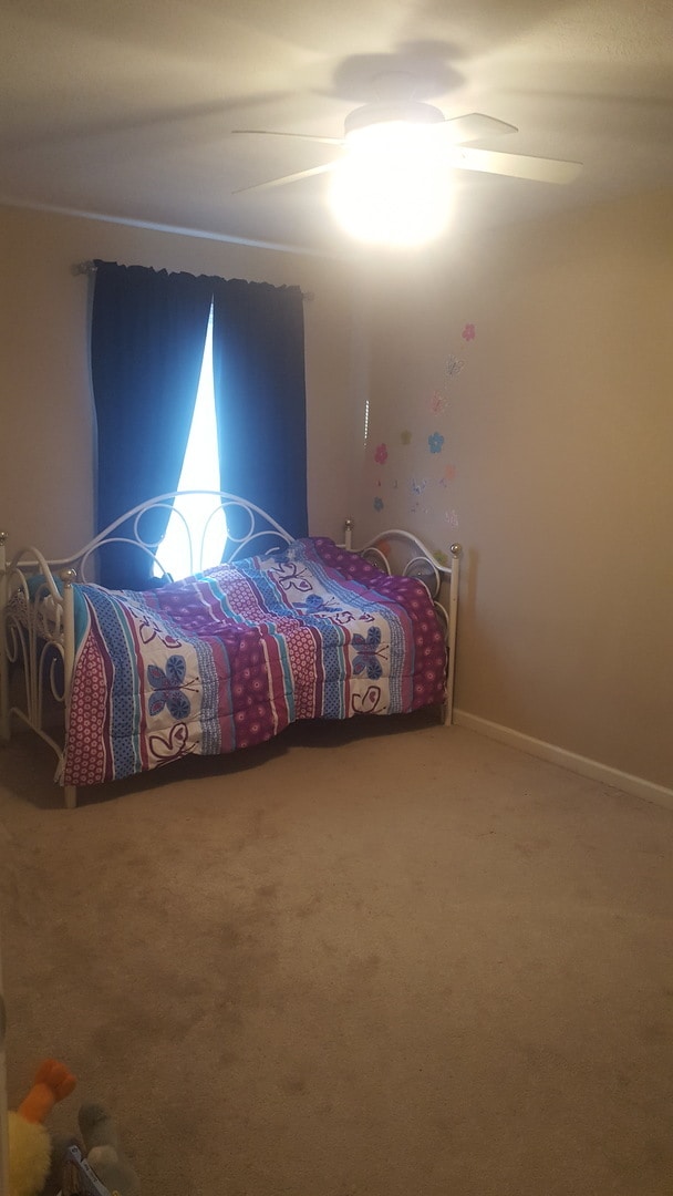Building Photo - 5 Bed 3.5 Bath Townhome Now Available!