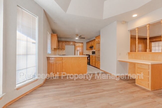 Building Photo - 1401 Harding Ave