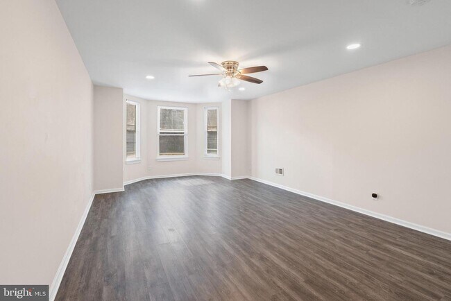 Building Photo - 2217 Linden Ave