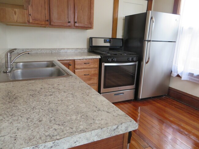 Primary Photo - 1205 Fulton St