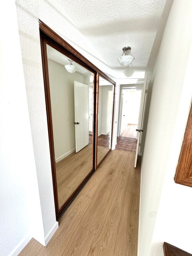 Building Photo - Charming Single Story Upgraded East End Home