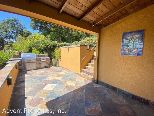 Building Photo - 3 br, 2 bath House - 4739 El Centro Ave