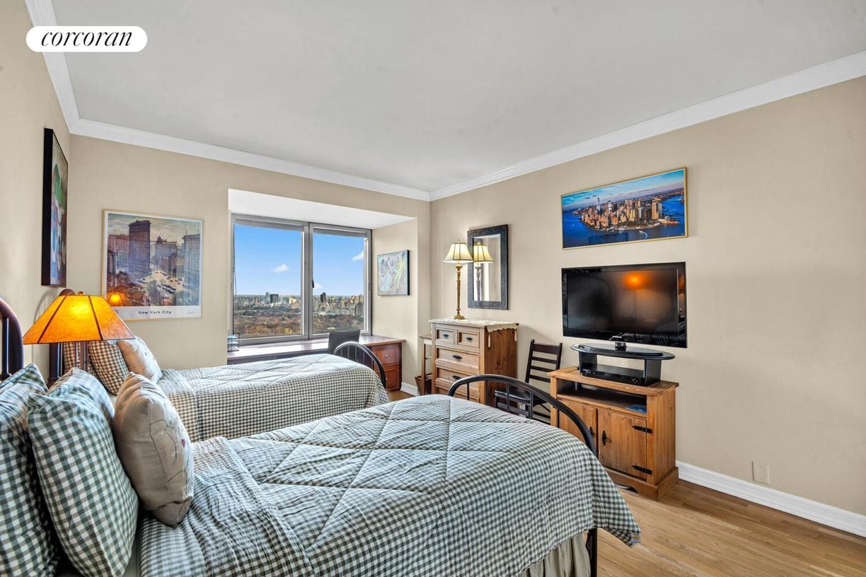 Building Photo - 301 W 57th St