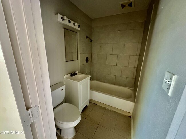 Building Photo - 4832 S 37th Ave