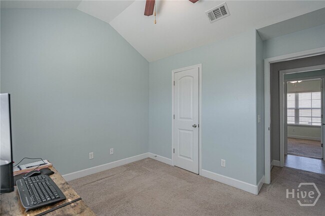 Building Photo - 100 Springcreek Ln