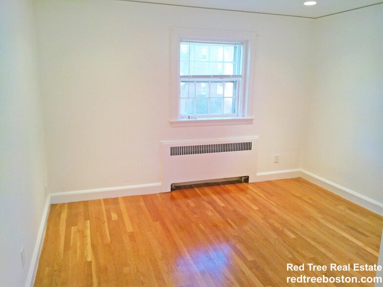 Building Photo - 67 Wyman St