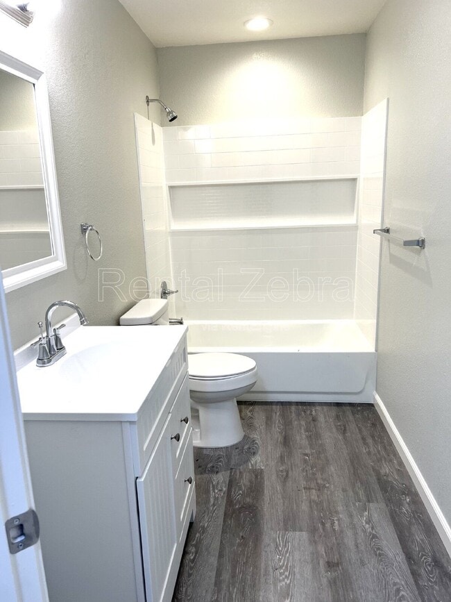 Building Photo - 1620 Sungate Dr