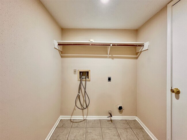 Building Photo - 6437 Chatham Island Ln