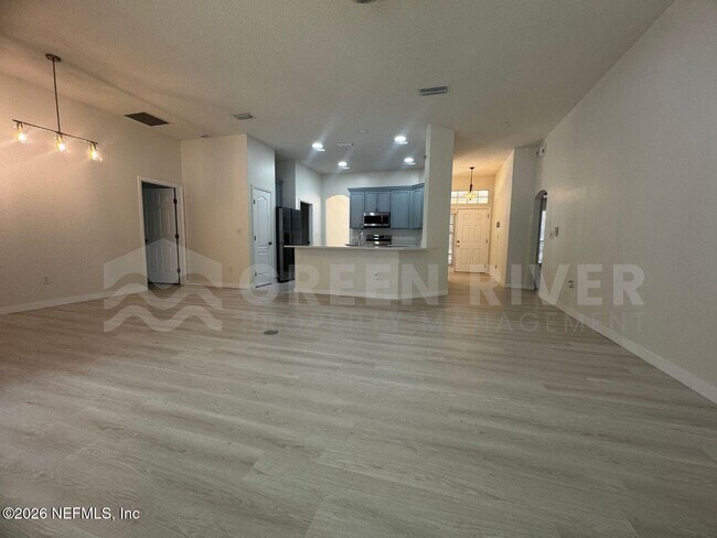 Building Photo - 3176 Tower Oaks Dr