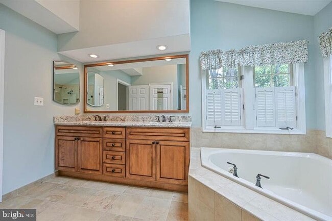 Building Photo - 9110 Autumn Oak Ct
