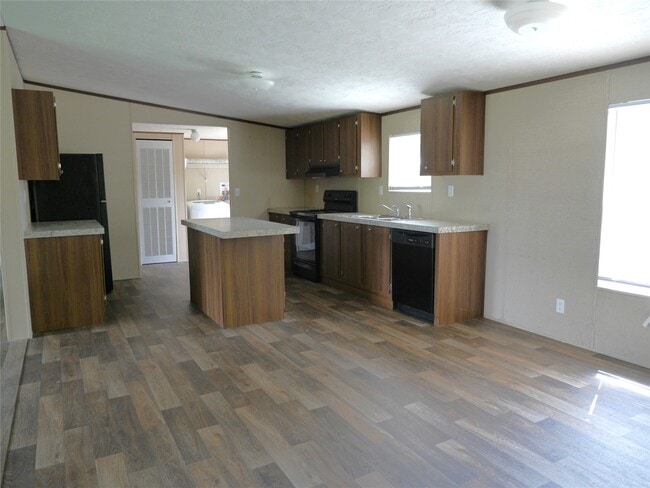 Building Photo - 16020 1/2 Sam Brookins St
