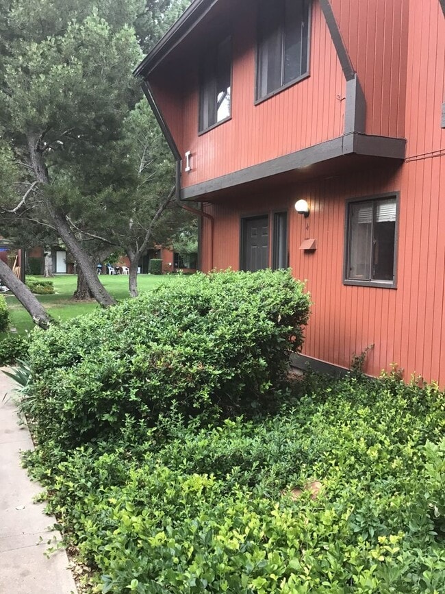 Building Photo - 1625 W Elizabeth St