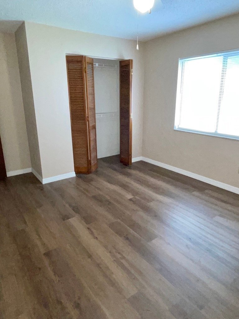 Building Photo - 2085 Oak Meadow Cir