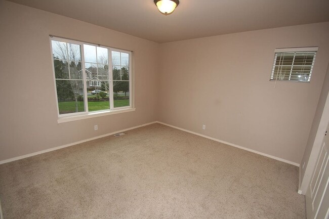 Building Photo - 4 BEDROOM WOODBRIDGE REDMOND HOME FOR RENT...