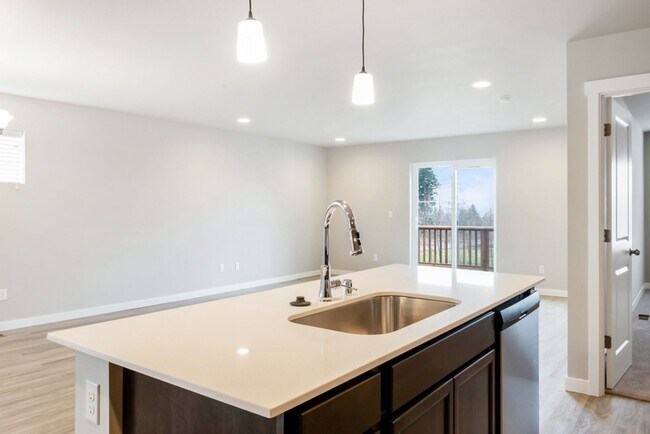 Building Photo - Newly Built 4bd 2.5ba in LSSD