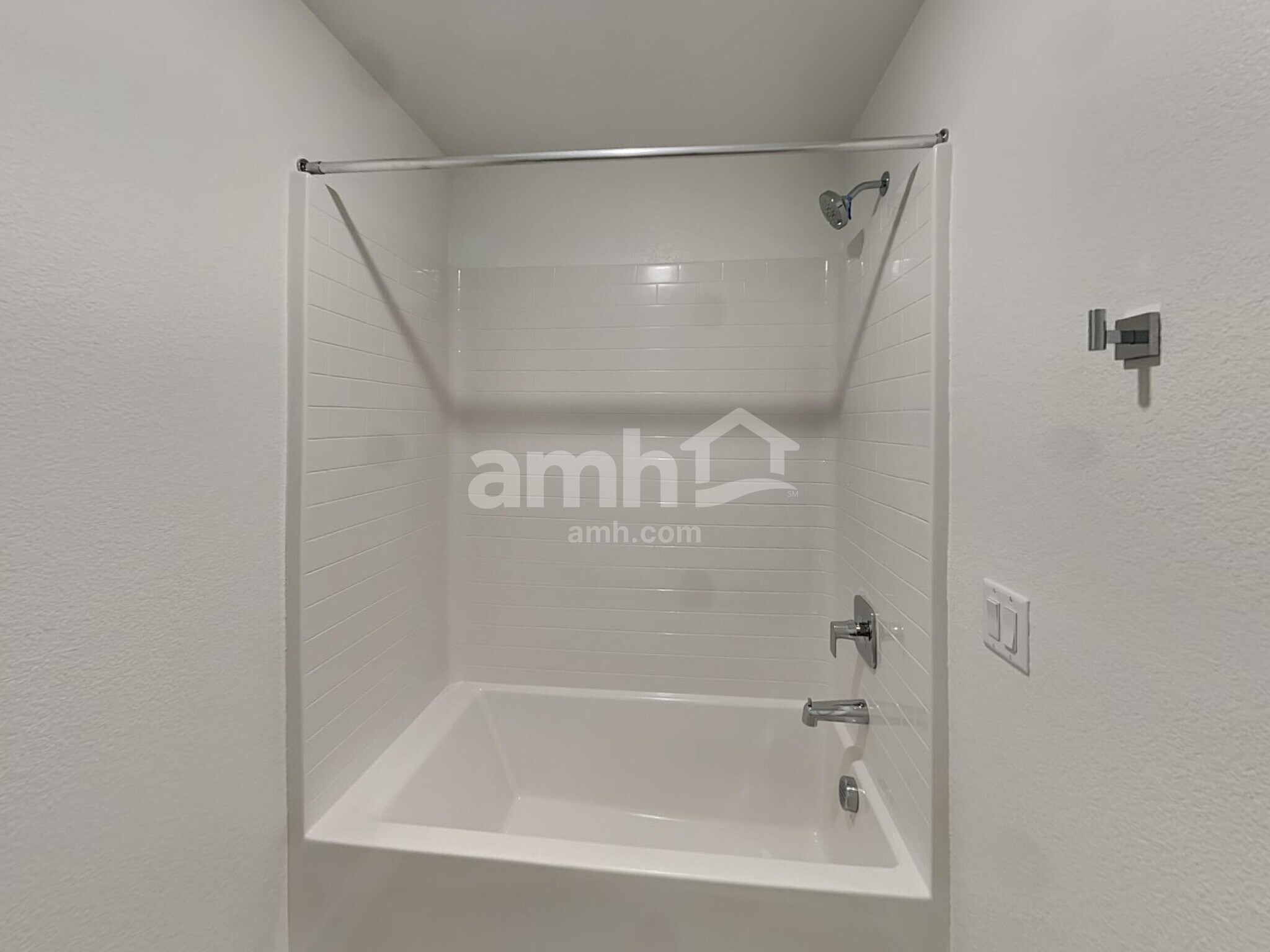 Building Photo - 6449 Marthas Vineyard Ave