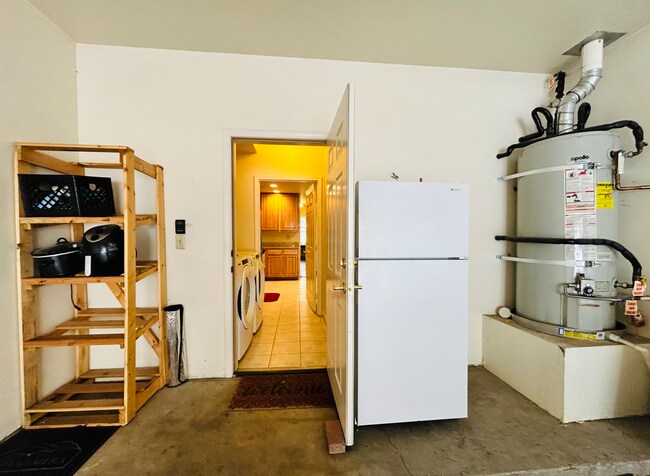 Building Photo - 900 S Meadows Pky