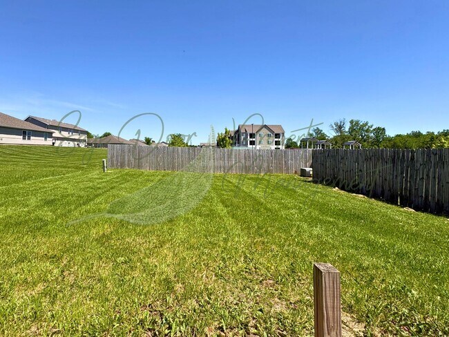 Building Photo - HOME IN GRAIN VALLEY