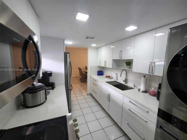 Building Photo - 13850 SW 62nd St