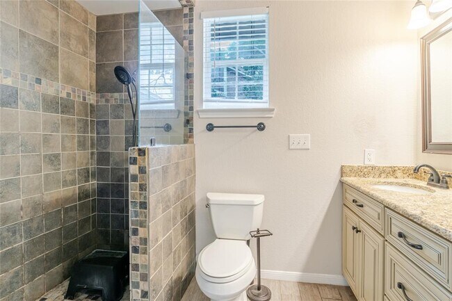 Building Photo - 9201 Trowbridge Cove