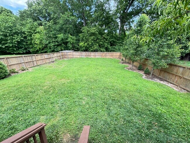 Building Photo - Fairway Farms home close to Vietnam Vetera...