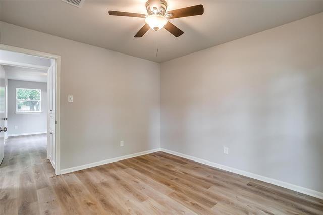 Building Photo - 144 NW Suzanne Terrace