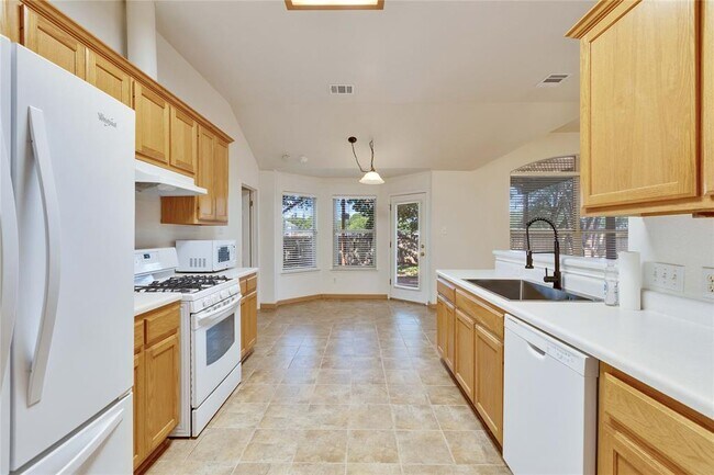 Building Photo - 2625 Gate Ridge Dr