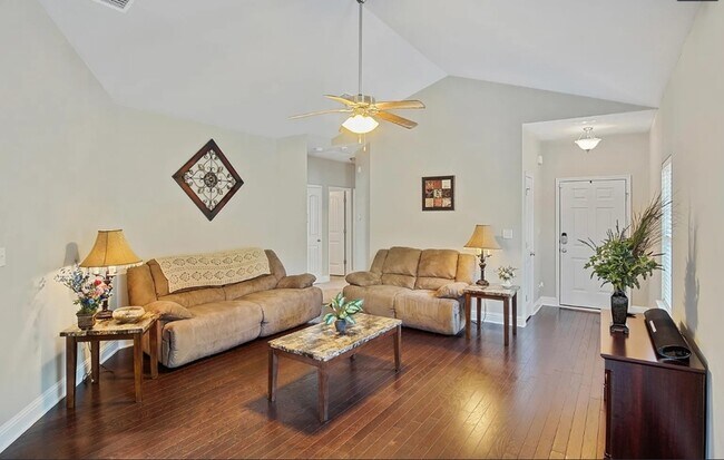 Building Photo - 2492 Bentridge Dr W