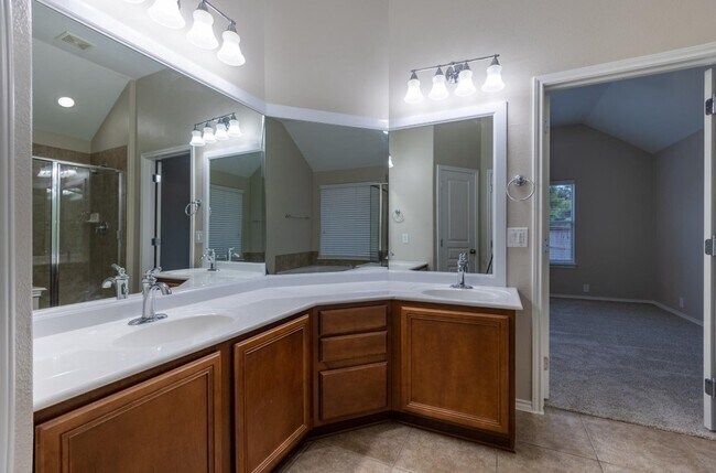 Building Photo - 5402 Hickory Harvest Dr