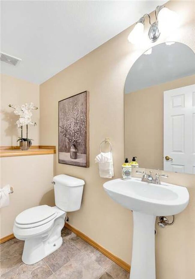 Building Photo - Available NOW - 3bd Home on Gleneagle's 14th hole!