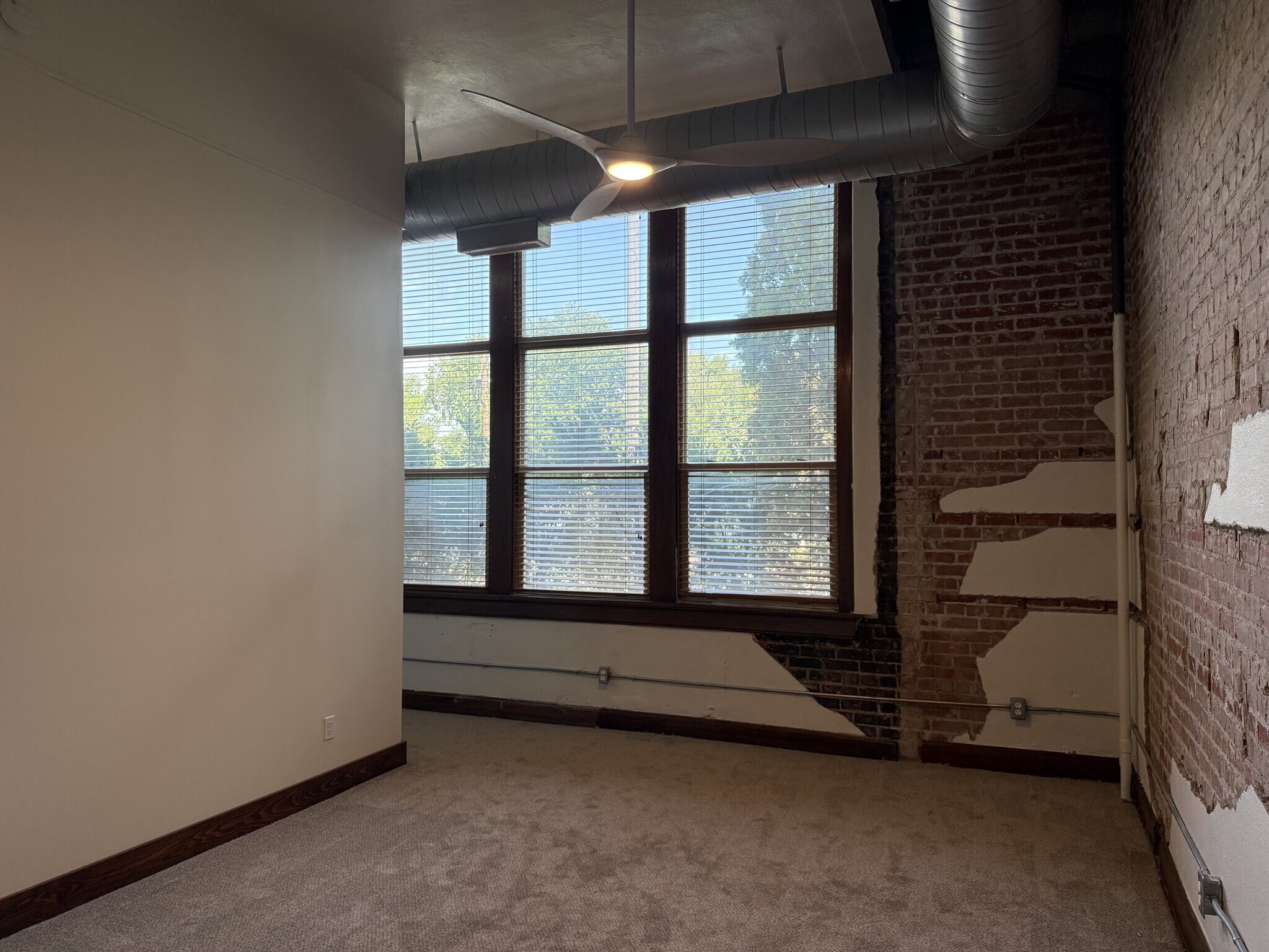 Building Photo - 249 N Athenian Ave