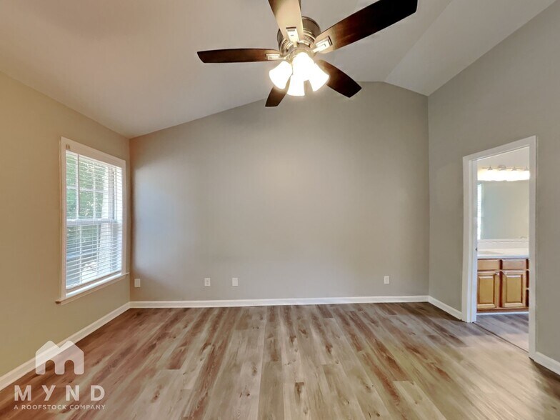 Building Photo - 4717 Sinclair Dr