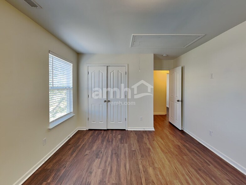 Building Photo - 1113 Garrison Rd