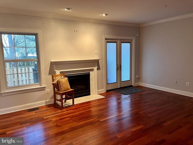 Building Photo - 518 Francis Nicholson Way