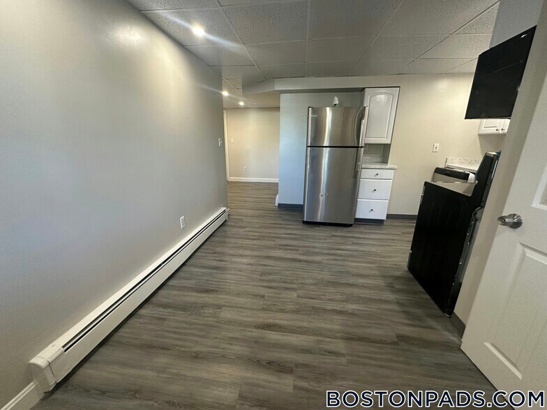 Building Photo - 43 Madison St