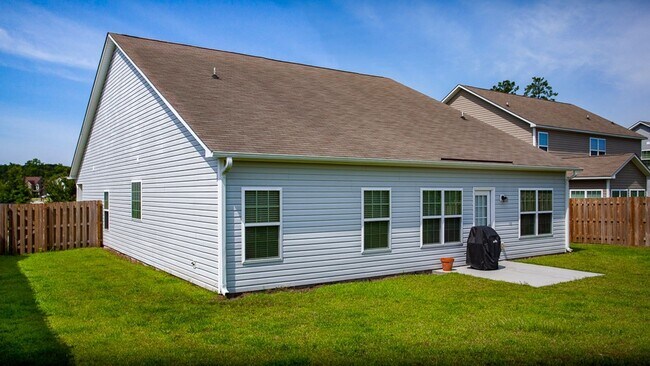 Building Photo - 3 bedrooms, 2 bathrooms in the City of Ric...