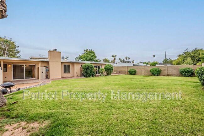 Building Photo - 5622 E Voltaire Ave