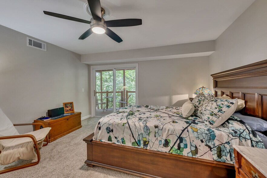 Primary BR has private covered deck. - 918 Harpeth Trace Dr