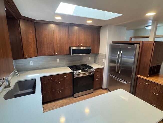 Building Photo - 3 Bedroom Home in College Hill Neighborhood
