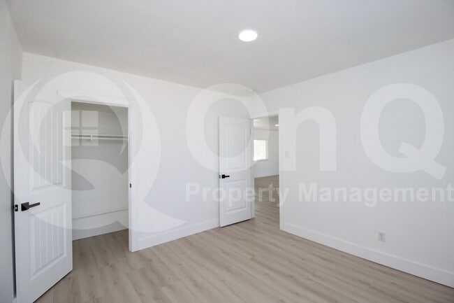 Building Photo - 4148 N 15th Ave