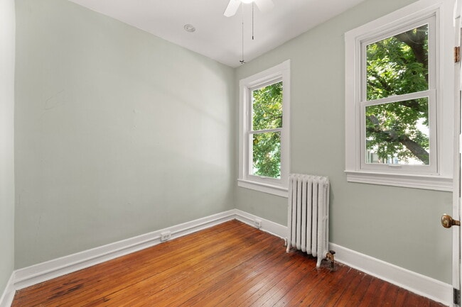 Building Photo - 445 Newton Pl NW