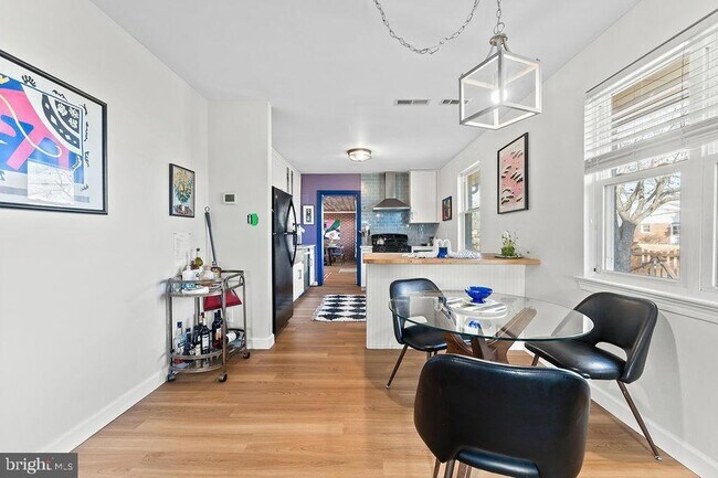 Building Photo - 601 Hanson Ave